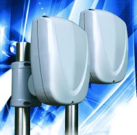 Marchio: CIAS. Articolo: MANTA 50.Barriera a Microonde Digitale con analisi ”Fuzzy Logic”del segnale d’intrusione per applicazioni commerciali eresidenziali.Strumento di puntamento, taratura e walk-testincorporato.3° livello IMQEssendo provvista di circuito integrato per laraccolta degli allarmi su bus seriale RS-485 puòessere gestita da remoto tramite il software disettaggio e manutenzione WAVE-TEST 2 ed essereinterfacciata direttamente al sistema IB-SYSTEM.Passaggio cavi interno completamente protetto. Portata 50m.Per installazioni bordo muro fino a 30 metri utilizzare lastaffa MANTA SP45, da 30 a 50 metri utilizzare il codiceMANTA SP90.