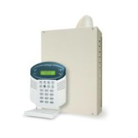 Marchio: COMBIVOX. Articolo: ELISA 24 GSM IN BOX GRANDE. (in box grande) Elisa 24: centrale di allarme da 8 fino a 24 zone con comunicatore telefonico GSM interattivo integrato. 8 ingressi di allarme su scheda centrale espandibili a 24 (filari, via radio o misti) tramite moduli di espansione filari a 8 IN su BUS RS485 e moduli RF per trasmettitori radio (8/16 zone) su banda 433 MHz o 868 MHz. Ingressi (NC, NA, BIL, Doppio BIL) singolarmente programmabili come: istantanei, ritardati, a seguire, 24 ore e chiave. 6 aree di inserimento indipendenti. 16 uscite (O.C. e relè) associabili ad eventi, di cui 8 programmabili come telecomandi. 32 codici utenti (16 da tastiera 16 da chiave) con differenti livelli di autorità. Trasmissione di messaggi in fonia e SMS. Inserimento locale: da tastiera LCD e/o da inseritore su BUS RS485; a distanza: da qualsiasi telefono tramite menù vocale guida e nuovo sistema brevettato JOXY (Elisa24control: applicativo in Java per gestire tramite menù a display sul telefono cellulare le funzioni della centrale Elisa 24). Satelliti su BUS RS485: Elisa 24 può essere comandata da una o più tastiere a LCD dotate di altoparlante e microfono per consentire l'utilizzo del sistema anche con l'ausilio del menù vocale. Espansioni su BUS RS485: modulo di espansione 8 ingressi filari 2 uscite, modulo espansione ingressi via radio su banda 433 MHz o 868 MHz (per sensori, contatti e telecomandi) programmabile a 8 o 16 zone (disponibili moduli ripetitori RF in caso di portata radio insufficiente), modulo di espansione a 8 uscite (4 OC e 4 a relè), sirena autoalimentata totalmente controllabile (stato batteria, avaria altoparlante, toni sonori, associazione ad inserimenti etc.), modulo alimentatore con uscita sirena e uscita OC, lettore di chiave elettronica o di prossimità per la parzializzazione di 4 aree (opzionale modulo audio). Comunicatore integrato: messaggi di allarme in fonia per 8 eventi liberamente configurabili; messaggi SMS singolarmente e liberamente programmabili con identificazione di evento e zona per un totale di 192 differenti segnalazioni. Messaggi SMS tecnici e speciali (assenza e ripristino rete elettrica, batteria scarica, manomissione, rapina, coercizione). Programmazione locale da tastiera a display LCD e menù vocale per la registrazione dei messaggi del comunicatore e/o tramite PC via RS 232 e semplice software WINDOWS. Telegestione dell’utente a distanza tramite semplice menù vocale guidato o tramite esclusiva funzione JOXY (brevetto Combivox) per: inserimenti/disinserimenti aree, interrogazione stato sistema e memoria eventi di allarme, inserimento forzato, esclusione zone in avaria, attivazione delle uscite telecomando, programmazione memorie telefoniche etc.