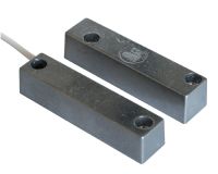 Marchio: COOPER. Articolo: 460-TF-2. Contatto magnetico in alluminio per il montaggio a vista. Grazie alla robusta struttura in alluminio pressofuso è adatto per impieghi in industrie, centri commerciali, etc. La grande distanza di funzionamento ne permette l’utilizzo su infissi di qualsiasi materiale e con giochi elevati. Predisposizione per guaina di protezione cavo in acciaio plastificato diametro 10mm (non fornita).  