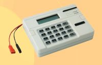 Marchio: DOMOTEC. Articolo: DPR20. Programmatore. La tastiera di programmazione DPR20 è lo strumento necessario per programmare la scheda combinatore telefonico DCT20U.Caratteristiche• Per MICRAPLUS/xx e MICRAPRO/xx• Display per visualizzazione menù• Sede per innesto rapido memoria• Faston per collegamento batteria tampone