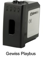 Marchio: DOMOTEC. Articolo: DLT651GE. Gewiss Playbus. Gli attivatori DLT650 e DLT651 utilizzano il bus RS485 a 4 fili SYDOM, grazie ai 4 LED di segnalazione forniscono una chiara informazione sullo stato dell’impianto. Il sistema di connessione con la chiave DCM02 è garantito per molte migliaia di inserzioni grazie alla particolare contattiera autopulente realizzata da Domotec per i suoi attivatori e chiavi. L’attivatore nella versione universale permette l’impiego del medesimo attivatore su diverse tra le più utilizzate serie di portafrutti e placche. La versione DLT651 possiede inoltre un ingresso ausiliario per poter collegare un contatto porta direttamente all’attivatore ed un micro buzzer attivabile per segnalare acusticamente il trascorrere della temporizzazione di entrata e di uscita.Caratteristiche• Connessione su bus RS485 a 4 fili• 4 LED di stato• 1 ingresso ausiliario• Buzzer integrato• Contattiera autopulente Domotec• Per chiave DCM02 (non compresa)