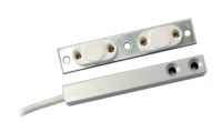 Marchio: UNITEK. Articolo: UTKCS405. Contatto magnetico in contenitore di alluminio per installazione a vista su avvolgibili e serramenti scorrevoli. 