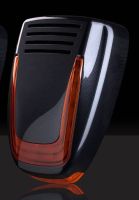 Marchio: VENITEM. Articolo: 20200218. Sirena autoalimentata a 13.8 Vdc con lampeggiante a led e sistema antischiuma-antishock, sistema brevettato di illuminazione a led e scheda vocale. Mose LS VOCAL LUX nero lucido tech cal. Arancio.