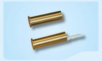 Marchio: VIMO. Articolo: CTI101CA. CTI101 trova particolare applicazione nelle installazioni su porte e portoni in genere e dove le due parti da rilevare siano particolarmente distanti tra loro (fino a 20 mm). Il diametro esterno di 10 mm rende il CTI101 applicabile a tutti i serramenti a battente o ad apertura a ribalta con ampi spazi tra anta e stipite. Il contenitore in ottone rende il sensore altamente resistente nella fase di installazione, affidabile nel tempo ed adattabile ai serramenti sia in legno che in alluminio. Disponibile anche nelle versioni con contatto di scambio e con cavo di uscita a 4 conduttori. Dimensioni mm 34x10Ø reed/magnete. EN50131-2-6 Grado 2 Classe IV. CEI 79/2 1°Liv. Cavo 4 poli 100cm.