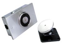 Marchio: COOPER. Articolo: 1368-CSA. Fermo elettromagnetico , montaggio ad incasso. Forza di tenuta 50Kg. 