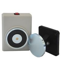Marchio: NOTIFIER. Articolo: FE-100 (RIF90B). Fermo elettromagnetico dotato di piastra di ancoraggio con regolazione angolare. Pulsante per sblocco manuale. Protetto contro le inversioni di polarità. Tensione di funzionamento 24Vcc. Forza di tenuta di 100 Kg. Grado di protezione IP 54. Dimensioni: 110mm x 85mm x 38mm.