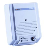 Marchio: DOMOTEC. Articolo: DCA40S. Centrale monozona, con sirena incorporata in contenitore in ABS, sistema di attivazione elettronico a microprocessore e chiave elettromeccanica ON/OFF. La DCA40S economica e compatta è la soluzione ideale per Box, cantine, ecc. Semplice da installare, utilizza gli attivatori a chiave DLT40 e/o le tastiere a LED DTS40 che utilizzano l’esclusivo sistema di collegamento a due fili Domotec. Caratteristiche:• Conforme CEI 79-2 I Livello• 1 ingresso ritardabile• Sistema di attivazione a microprocessore a 2 fili più chiave elettromeccanica ON/OFF• 1 ingresso 24 h• 1 uscita di allarme a relè• Test attivo della batteria• Alloggio batteria 12 V 2 Ah• Alimentatore modulare 12 V 400 mA• Autoprotetta• Griglia metallica di protezione• Grado di protezione IP34• Armadio in ABS 210x266x87 mm• Tensione di alimentazione 230 Vca