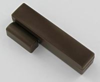 Marchio: HONEYWELL. Articolo: DO800M2. Contatto porta finestra RF serie Multimedia Contatto senza fili compatto per la protezione di porte e finestre. Protezione contro l'apertura ed il distacco dalla parete. Compreso di magnete. Alimentazione con batteria al litio standard CR123 (fornita). Conforme EN50131. Dimensioni 22x100x23mm. Durata accumulatore superiore a 5 anni con utilizzo intensivo. Colore bianco. Conforme EN50131 Colore Marrone Alimentazione: 1 batteria LI03V (fornita) Autonomia: ~5 anni Dimensioni: 100x22x23mm