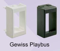 Marchio: PESS. Articolo: T.A.G.P. . TAPPI ADATTATORI PER INSERITORI UNIVERSALI. Gewiss Playbus (confezione 10 pz.)