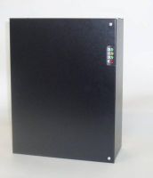 Marchio: VIMO. Articolo: ALSCW135V28. Gruppi di alimentazione switching caricabatteria per sistemi di sicurezza a 12 e 24Vcc 5 modelli con 3 potenze per la massima flessibilità. Tensioni di ricarica 13.8Vcc e 27.6Vcc Segnalazione dello stato di: presenza rete, unità OK, batteria bassa e batteria alta. Armadio con portella incernierata a rapido montaggio. Ampio spazio per l’alloggiamento di 1 batteria 12V 18 Ah o 2 batterie 12V 12Ah. Dimensioni esterne: 300x232x105 mm. Tensione di ingresso 190-260Vca 50-60Hz. Tensione di uscita 13,8Vcc. Corrente 0-3A. Tipo protezione Fold Back. R&N max 120mVpp.