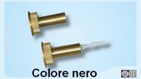 Marchio: VIMO. Articolo: CTI102NE. Il contatto magnetico CTI102 per serramenti in ferro è un rivelatore da incasso costruito con il corpo in ottone caratterizzato da una particolare robustezza e solidità oltre alla garanzia di affidabilità nel tempo. La conformazione con una ghiera alettata finemente consente l’installazione praticando un foro diametro 20mm che preserva la capacità magnetica del sensore e permette di mantenere distanze di funzionamento fino a 20 mm (non ferromagnetici) 10mm (ferromagnetici). Il contatto è provvisto di 2 fili di uscita per il contatto NC con magnete vicino e 2 per il circuito tamper. Disponibile anche nella versione contatto di scambio (codice CTI102SC). Dimensioni mm 32,5x20Ø reed/magnete. EN50131-2-6 Grado 2 Classe IV IMQ. CEI 79/2 1°Liv IMQ. 4 conduttori 30 cm. Colore nero.