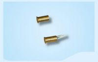 Marchio: VIMO. Articolo: CTLI002. Il contatto magnetico CTLI002 ha dimensioni estremamente contenute e si adatta all’installazione su serramenti non ferromagnetici. Il corpo in ottone del magnete conferisce la massima resistenza ed affidabilità nel tempo. 4 conduttori per il collegamento del contatto NC con magnete vicino e tamper. La distanza minima garantita tra contatto e magnete è di 10 mm. Dimensioni mm 13x6,2Ø reed/magnete. 4 conduttori 30cm. EN50131-2-6 Grado 2 Classe IV IMQ. CEI 79/2 1°Liv IMQ.