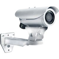Marchio: COMBIVOX. Articolo: . Telecamere 1.3 megapixel per uso esterno, resistenti alle intemperie (IP66). Sensore CMOS Aptina da 1/3” a scansione progressiva. Funzione day&night meccanica per visione notturna, fino a 0 LUX mediante illuminatore IR integrato (portata 20 mt per i modelli ACM 1231 e TCM 1231 e portata 15 mt per il modello TCM 1111). Electronic Shutter, AGC, AWB manuale o auto, Flickerless. Compressione selezionabile MPEG4 o MJPEG (modello ACM 1231), MPEG4 o MJPEG o H264 (modelli ACM 1231 e TCM 1111). 8 fps alla risoluzione di 1280x1024 pixel (modello ACM 1231) e fino a 18 fps alla risoluzione 1280x1024 (modelli TCM 1231 e TCM 1111) in H264, fino a 10 fps alla risoluzione di 1280x720 pixel e fino a 30 fps alla risoluzione 680x480 pixel o alle altre risoluzioni inferiori supportate. Lente varifocale 3.3~12 mm, F1.6 (modelli ACM e TCM 1231); lente fissa 4.2 mm, f1.8 (modello TCM 1111). Angolo di visualizzazione orizzontale da 85° a 23° (modelli ACM e TCM 1231), da 65° (modello TCM 1111). Motion Detection integrato, doppia alimentazione 12 V DC e PoE (modelli ACM e TCM 1231), esclusivamente PoE (modello TCM 1111). Alloggiamento in alluminio e tettuccio parasole. Alimentatore e staffa non inclusi.