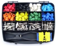 Marchio: TELECOM & SECURITY. Articolo: KIT 2-S. Pratica valigetta kit con 120 gommini CAP di vari colori, 20 BNC maschio, 10 RCA femmina, 10 giunta cavi, 1 spela-cavi, 1 pinza
